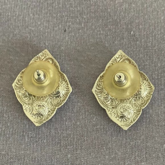 2/$20 Silver/Black Beaded Necklace and Earring set - Picture 6 of 8